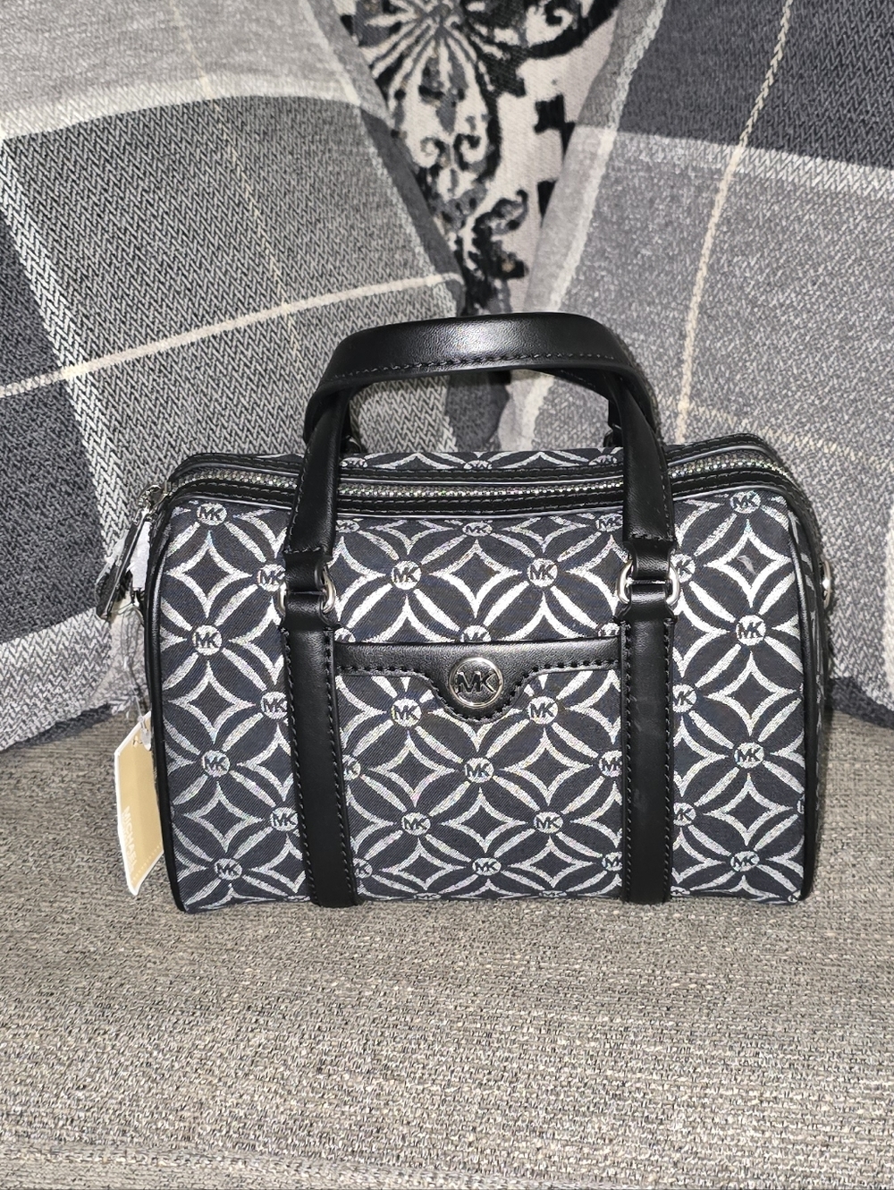 Michael Kors Black & White Signature Crossbody Satchel / Travel (F)